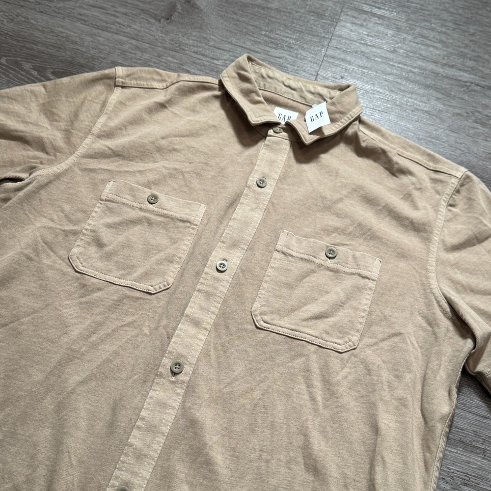 Gap Shirt‎ Mens Medium Tall Beige Double Pocket Short Sleeve 100% Cotton Adult
